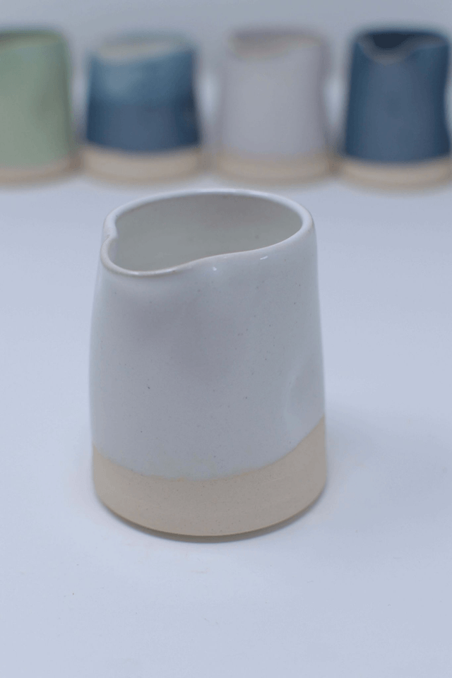 Dimpled Pourer - Glossy White